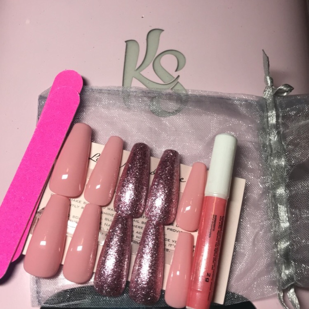 Press on nails, custom to made to your size - Picture 2 of 2